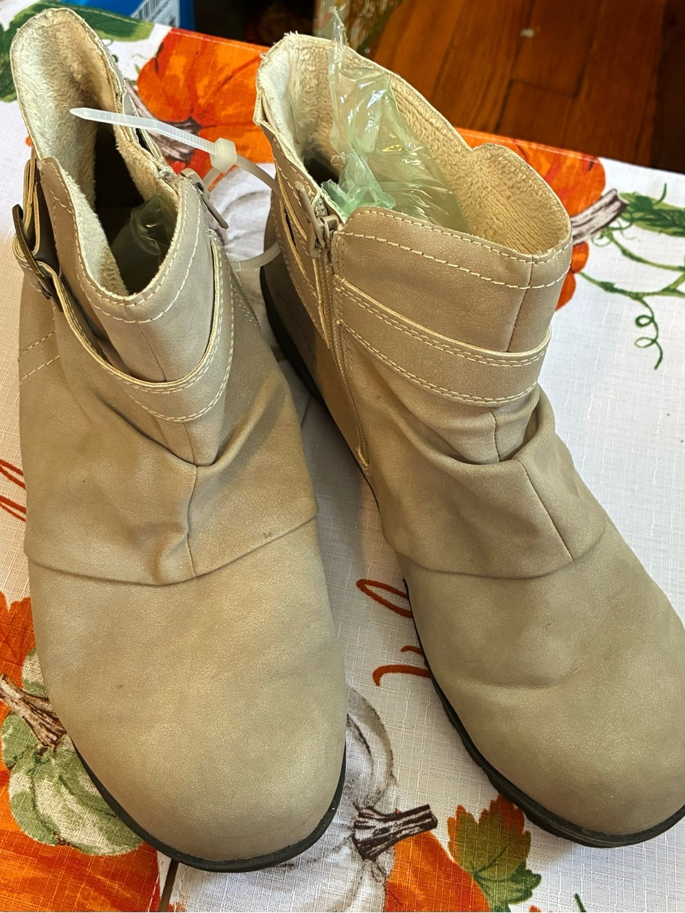 Betsy Women's Casual Side-Zip Ankle Boots in Beige